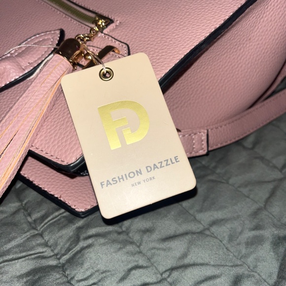 Soft Pink Hand Bag/Off Shoulder Bag - Picture 4 of 5